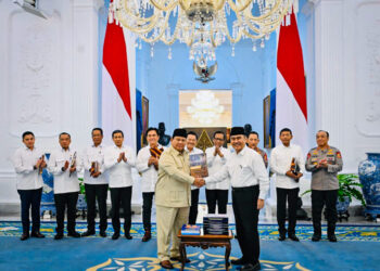 Presiden Prabowo Subianto menerima Komisi Percepatan Reformasi Polri (KPRP) di Istana Merdeka, Jakarta, pada Selasa, 5 Mei 2026. (Foto: BPMI Setpres)