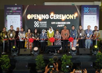 Sektor waralaba memainkan peran signifikan dalam mendorong UMKM naik kelas, kata Wakil Menteri Perdagangan, Dyah Roro Esti Widya Putri saat membuka secara resmi Franchise & License Expo Indonesia (FLEI) 2026, Kamis (7/5), di JIExpo Kemayoran, Jakarta.(Foto: Humas Kemendag)