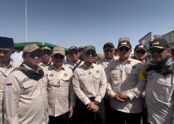 Wakil Menteri Haji dan Umrah (Wamenhaj) Republik Indonesia, Dahnil Anzar Simanjuntak (tengah) bersama jajaran.(Foto: Humas Kemenhaj)