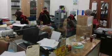 Proses penggeledahan kantor DPRD Kabupaten Indramayu oleh Tim Kejati Jawa Barat.(Foto:Istimewa).