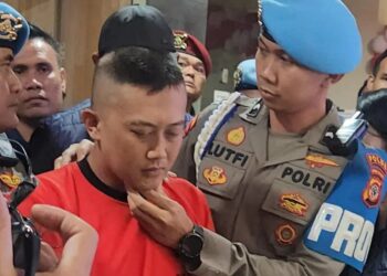 Taufik Hidayat (30), saat dihadirkan dalam konferensi pers di Mapolda Jawa Barat, Jum'at (26/06/2026).(Foto:Istimewa).