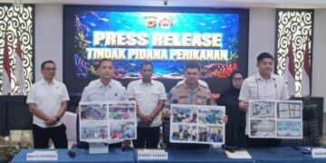 Keterangan pers Polda Jabar pengungkapan praktik ilegal peredaran benih lobster di wilayah Pangandaran.(Foto:Istimewa).