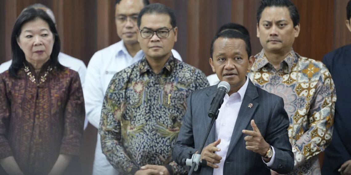 Menteri Energi dan Sumber Daya Mineral (KESDM) Bahlil Lahadalia menjelaskan tentang LNG untuk Industri.(Foto: Humas KESDM)