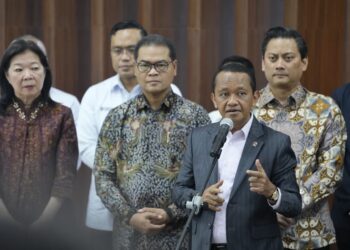 Menteri Energi dan Sumber Daya Mineral (KESDM) Bahlil Lahadalia menjelaskan tentang LNG untuk Industri.(Foto: Humas KESDM)