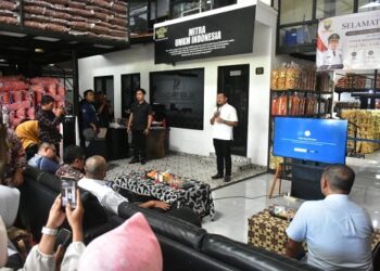 Bupati Sumedang Dony Ahmad Munir mengunjungi perusahaan Agung Sari Utama di Bantargebang, Kota Bekasi, Kamis (11/6/2026). (Foto: Humas Pemkab Sumedang)