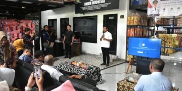 Bupati Sumedang Dony Ahmad Munir mengunjungi perusahaan Agung Sari Utama di Bantargebang, Kota Bekasi, Kamis (11/6/2026). (Foto: Humas Pemkab Sumedang)