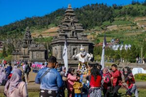 Candi Arjuno di kawasan wisata Dieng>(Dok. Kemenpar)