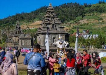Candi Arjuno di kawasan wisata Dieng.(Dok. Kemenpar)