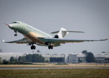 Pesawat terbaru dari Dassault Aviation, Falcon 10X, telah sukses menyelesaikan penerbangan pertamanya.(Foto: Istimewa/Dassault Aviation)