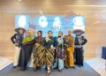 Dewan Kerajinan Nasional Daerah (Dekranasda) Kabupaten Kuningan menorehkan prestasi membanggakan dengan meraih Juara Terselaras Anugerah Promosi Digital Terbaik pada ajang Pameran Pekan Kerajinan Jawa Barat (PKJB) 2026.(Foto: Humas Pemkab Kuningan)