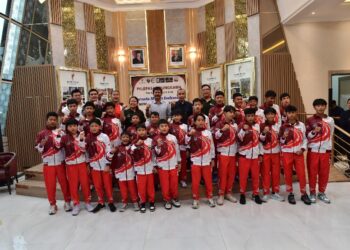 Kemenpora RI melepas Tim Sepak Bola Pelajar Garuda Muda Indonesia kategori usia U-12 dan U-14 untuk berkompetisi di ajang AFC Vietnam Hanoi International 2026. (foto:bagus/kemenpora.go.id)