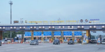 Kendaraan masuk Jabotabek di Gerbang Tol Cikampek.(Humas Jasa Marga)