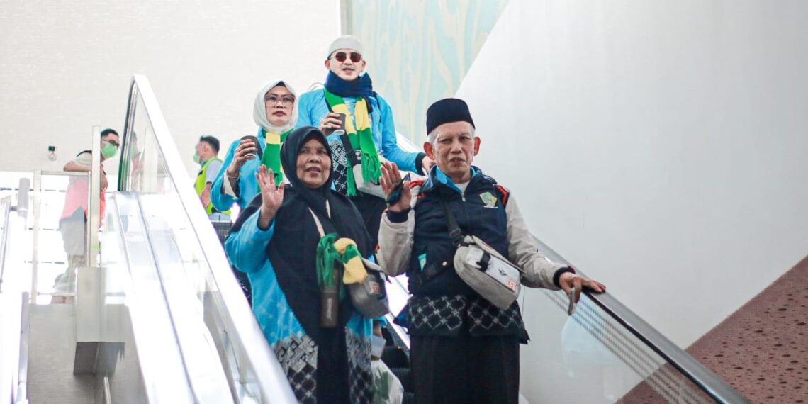 Jemaah haji 2026 tiba di Bandara Kertajati Majalengka.(Foto: Humas Kemenhaj)