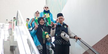 Jemaah haji 2026 tiba di Bandara Kertajati Majalengka.(Foto: Humas Kemenhaj)