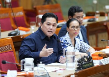 Menpora juga Ketua Umum PSSI Erick Thohir di Gedung DPR RI, Jakarta, pada Senin (15/6) didampingi Exco PSSI, Vivin Cahyani Sungkono membahas rekomendasi kewarganegaraan RI atas nama Mitchell Lee Baker dan Luke Anthony Vickery.(Foto: Humas Kemenpora)