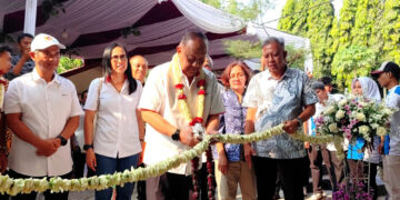 Ketua Umum KONI Pusat Letjen TNI Purn Marciano Norman meresmikan Gedung Produksi Sport Apparel & Military Tactical Equipment milik PT Shark Globalindo Jaya di Malang.(Foto: Humas KONI Pusat)