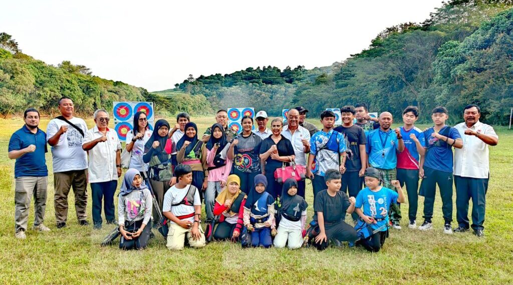 Ketum KONI dan jajaran kunjungi Lawang Archery di Malang.(Foto: Humas KONI Pusat)