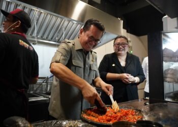 Menteri Perdagangan Budi Santoso mengapresiasi pelaku usaha waralaba lokal yang terus berinovasi untuk meningkatkan daya saingnya.(Foto: Humas Kemendag)