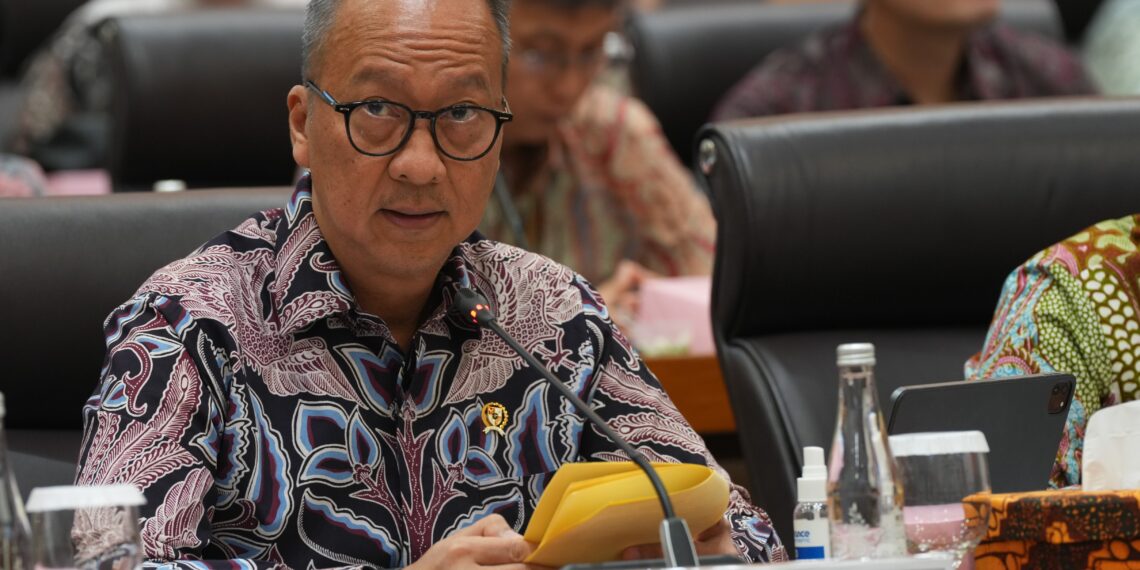 Menteri Perindustrian Agus Gumiwang Kartasasmita di rapat DPR. Kemenperin usul anggaran tambahan.(Foto: Istimewa)