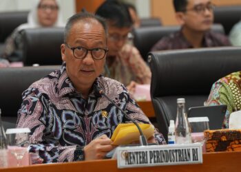 Menteri Perindustrian Agus Gumiwang Kartasasmita di rapat DPR. Kemenperin usul anggaran tambahan.(Foto: Istimewa)