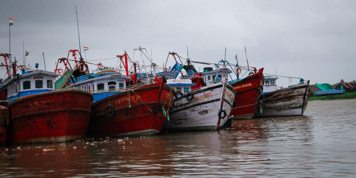 Kapal nelayan, perikanan laut.