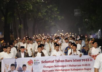 Pawai obor.(Foto: Humas Pemkab Bogor)