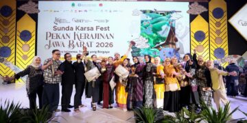 Kota Bandung sabet tiga penghargaan di Pekan Kerajinan Jawa Barat 2026 di Trans Studio Mall & Trans Convention Centre, Bandung.(Foto: Humas Pemkot Bandung)