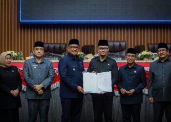 Pemerintah Kota (Pemkot) Bandung bersama DPRD Kota Bandung menyepakati dua Rancangan Peraturan Daerah (Raperda) menjadi Peraturan Daerah (Perda) dalam Rapat Paripurna DPRD Kota Bandung, Rabu, 17 Juni 2026.(Foto: Humas Pemkot Bandung)