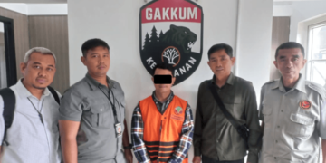 Tersangka penyelundupan satwa liar.(Foto: Dok. Kemenhut)