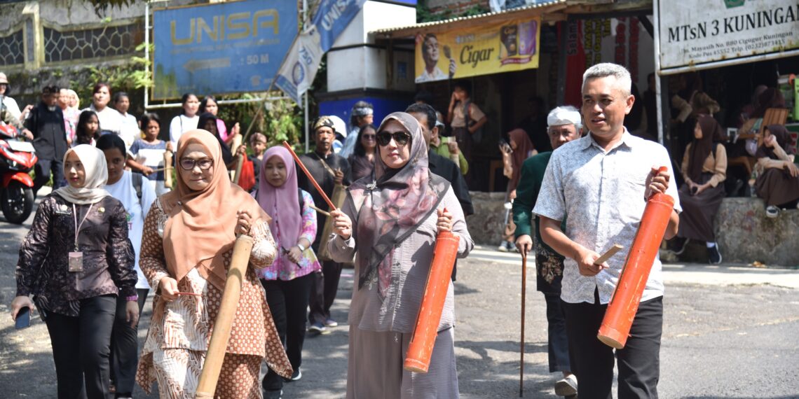 Salah satu prosesi Pesta Dadung di Kuningan.(Foto: Humas Pemkab Kuningan)