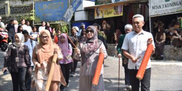 Salah satu prosesi Pesta Dadung di Kuningan.(Foto: Humas Pemkab Kuningan)
