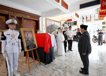 Presiden Prabowo Subianto menghadiri upacara persemayaman dan pelepasan jenazah Jenderal TNI (Purn) Ryamizard Ryacudu di Kantor Kementerian Pertahanan, Jakarta, Senin (01/06/2026).(Foto: Setneg)