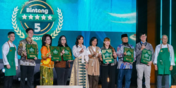 Wakil Menteri Pariwisata (Wamenpar) Ni Luh Puspa mengapresiasi penyelenggaraan Grab Bintang 5 Awards 2026.(Foto: Humas Kemenpar)