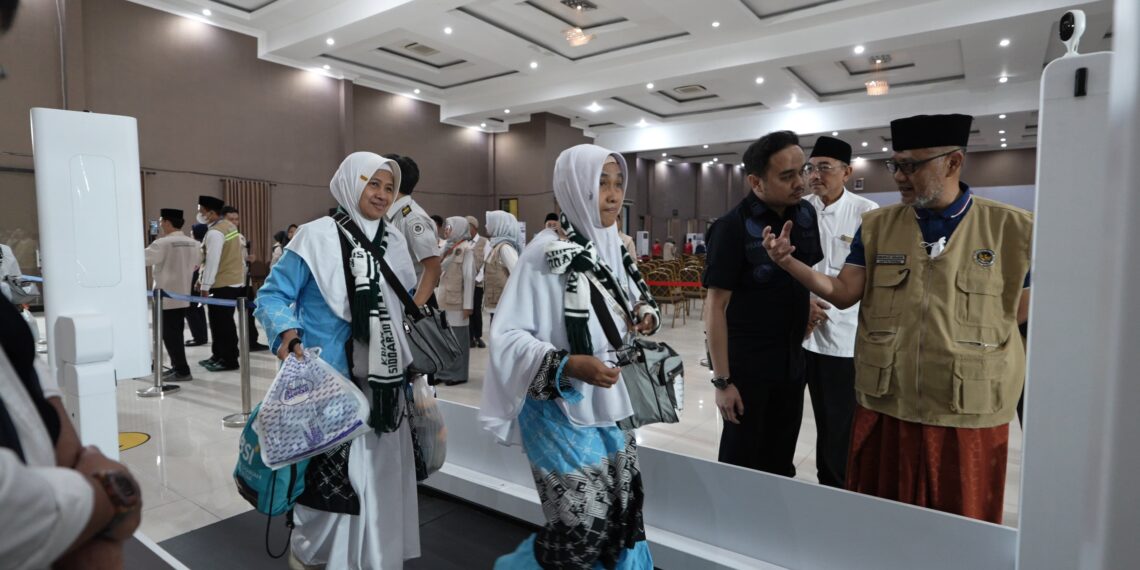 Sistem koridor biometri di imigrasi saat kepulangan jemaah haji 2026.(Foto: Humas Kemenhaj)