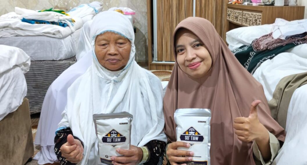 So’ Taw, soto instan racikan siswa MAN 2 Kebumen, ikut dibawa ke Makkah dan menjadi pengobat rindu masakan Indonesia bagi para jemaah maupun petugas haji.(Foto: Humas Kemenag Kebumen Via Kemenag Pusat)