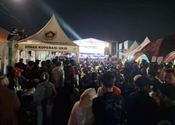 Suasana pagelaran wayang golek di Jasingan Bogor.(Foto: Humas Pemkab Bogor)