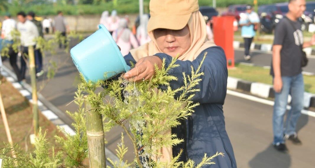 Wakil Bupati Kuningan, Tuti Andriani di sela-sela peringatan Hari Lingkungan Hidup Sedunia Tahun 2026.(Foto: Humas Pemkab Kuningan)