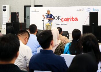 Wali Kota Bandung, Muhammad Farhan menyepatkan diri untuk hadir di pameran Pojok Carita pada Minggu, 31 Mei 2026.(Foto: Humas Pemkot Bandung)