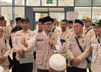 Wamenhaj Dahnil Anzar Simanjuntak menjelaskan soal dugaan penipuan modus DAM dan badal haji Rp1,4 miliar.(Foto: Humas Kemenhaj)