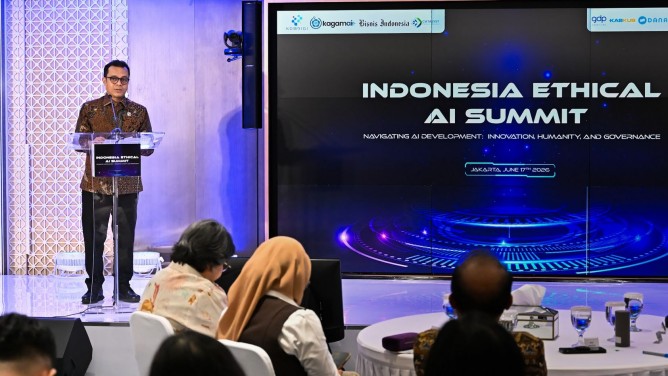 Wakil Menteri Komunikasi dan Digital Nezar Patria mengingatkan - Perkembangan AI atau Artificial Intelligence atau kecerdasan artifisial dinilai semakin meningkatkan kompleksitas ancaman penipuan digital.(Foto: Dok. Komdigi)