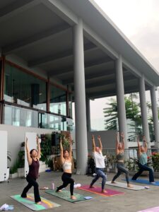 Event yoga di Swiss-Belresort Dago Heritage Bandung kolaborasi dengan zOyoga Singapore dan Serenities Space Bandung.(Foto: Istimewa)