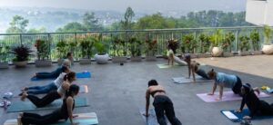 Event yoga di Swiss-Belresort Dago Heritage Bandung kolaborasi dengan zOyoga Singapore dan Serenities Space Bandung.(Foto: Istimewa)