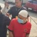 Taufik Hidayat (30) dibawa polisi untuk menjalani rekonstruksi di Markas Polda (Mapolda) Jawa Barat, Kamis (02/07/2027).