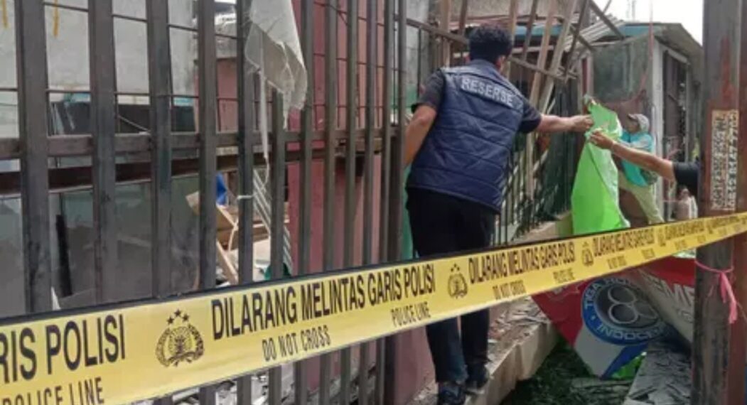 Lokasi terjadinya ledakan di toko material bangunan di Jalan Raya Wanayasa, Kabupaten Purwakarta.(Foto:Istimewa).