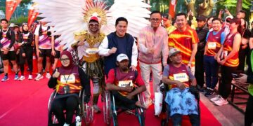 Menpora Erick mengapresiasi Bhinneka Run 2026 melibatkan disabilitas yang digelar di Plaza Keong Mas, Taman Mini Indonesia Indah (TMII), Jakarta, Sabtu (4/7). (foto: Gilang/kemenpora.go.id)
