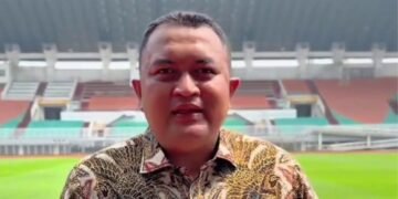 Bupati Bogor Rudy Susmanto meninjau langsung kesiapan Stadion Pakansari, Minggu (19/7/2026), yang akan menjadi salah satu venue penyelenggaraan Piala AFF 2026.(Foto: Humas Pemkab Bogor)