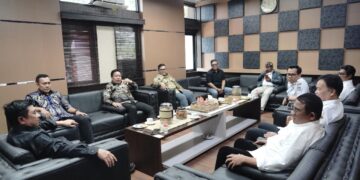 Bupati Garut, Abdusy Syakur Amin, menerima kunjungan silaturahmi dari manajemen PT Asri Indah Lestari di Kantor Bupati Garut, Jalan Pembangunan, Kecamatan Tarogong Kidul, Kabupaten Garut, Rabu (29/7/2026).((Foto: Moch Ahdiansyah/Diskominfo Kabupaten Garut)