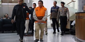 Komisi Pemberantasan Korupsi (KPK) melakukan penangkapan terhadap tiga tersangka yang tertangkap tangan melakukan dugaan tindak pidana korupsi terkait benturan kepentingan dalam pengadaan barang dan jasa, suap pengadaan barang dan jasa, serta penerimaan lainnya atau gratifikasi di lingkungan Pemerintah Kabupaten (Pemkab) Lombok Barat, Provinsi Nusa Tenggara Barat.(Foto: website KPK)