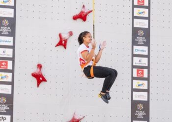 Atlet panjat tebing Indonesia, Desak Made Rita Kusuma Dewi, memberikan klarifikasi terkait pernyataannya usai meraih medali emas di World Climbing Series Krakow 2026. (foto: Slobodan Miskovic/World Climbing via Kemenpora)