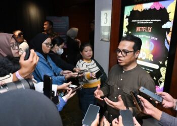 Wamenkomdigi Nezar Patria memberikan keterangan kepada awak media usai acara Netflix Family Festival 2026: World of Wonder di Cinema XXI Senayan City, Jakarta Pusat, Sabtu (11/07/2026). Foto: Ardi Widiyansah/Komdigi